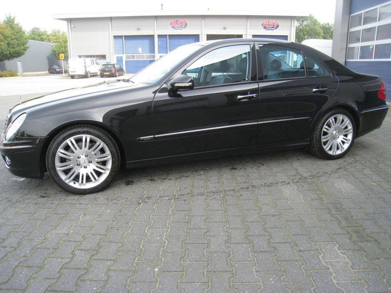 Mercedes-Benz E-Klasse 280 CDI, Sport - Sedan: afbeelding 5 Mercedes-Benz E-Klasse 280 CDI, Sport - Sedan: afbeelding 5