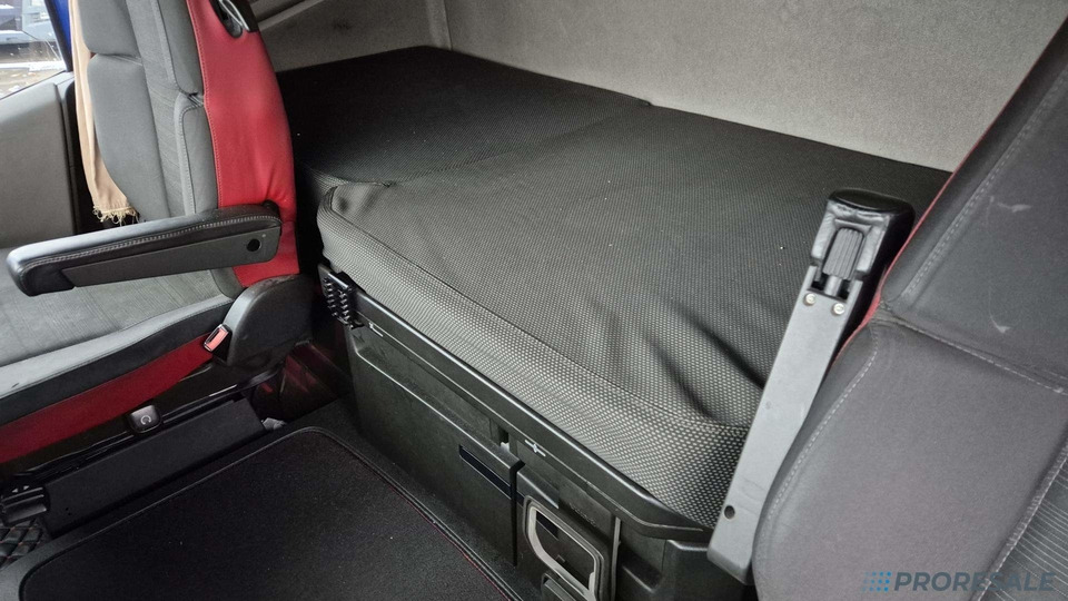 VOLVO FH 500 4X2 LOW DECK EURO 6 - Trekker: afbeelding 5 VOLVO FH 500 4X2 LOW DECK EURO 6 - Trekker: afbeelding 5