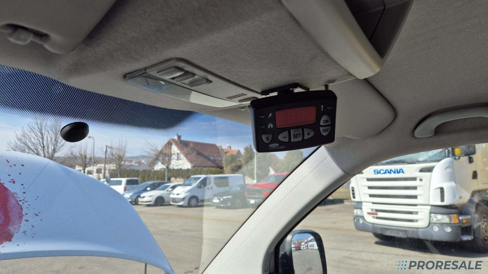 Koelwagen VOLKSWAGEN TRANSPORTER 2.5 TDi - nová mrazírenská vestavba + CARRIER XARIOS 230/12 V - vadný motor: afbeelding 9