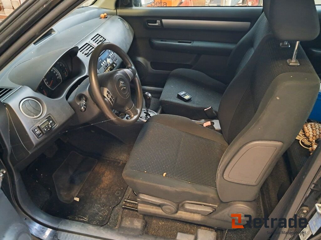 Bil Suzuki Swift 1,3 A/mt - Personenwagen: afbeelding 5 Bil Suzuki Swift 1,3 A/mt - Personenwagen: afbeelding 5