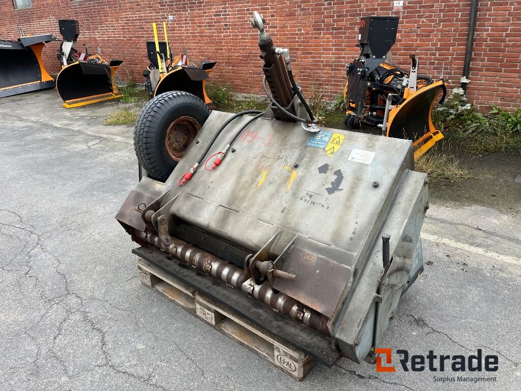 Fjærås 600/1350 liftophængt selvlæssende salt/grusudlægger. - Bouwmaterieel: afbeelding 2 Fjærås 600/1350 liftophængt selvlæssende salt/grusudlægger. - Bouwmaterieel: afbeelding 2