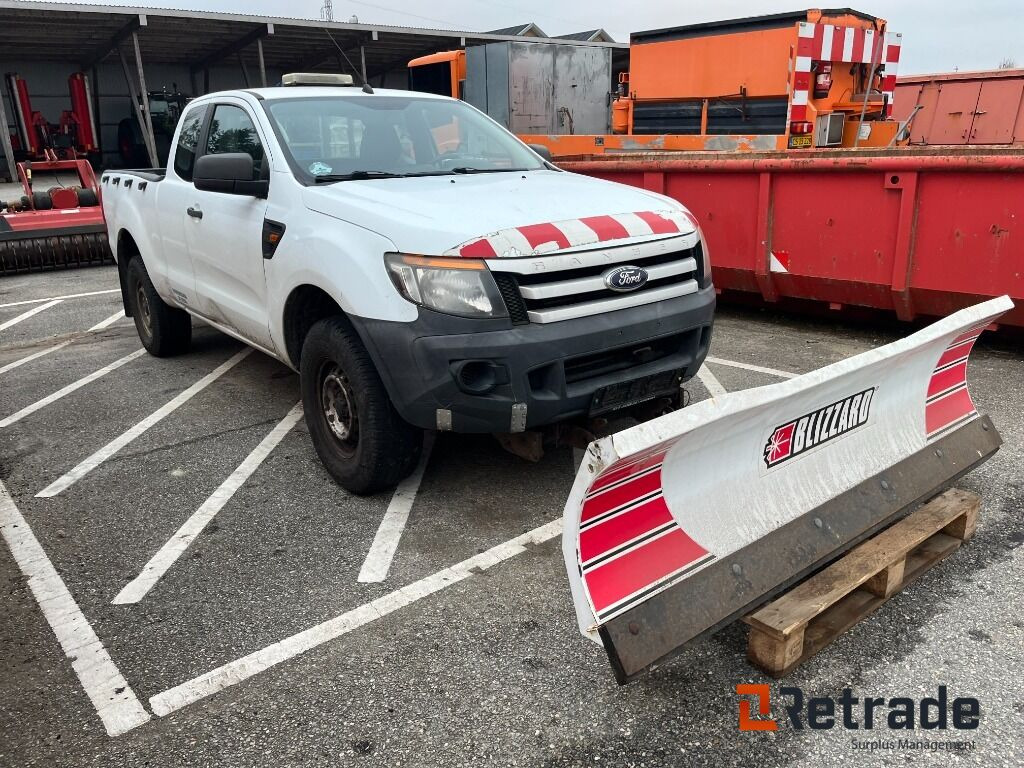 Ford Ranger 2.2 Tdci Rab Cab 4x4 Manuel med sneplov - Personenwagen: afbeelding 4 Ford Ranger 2.2 Tdci Rab Cab 4x4 Manuel med sneplov - Personenwagen: afbeelding 4