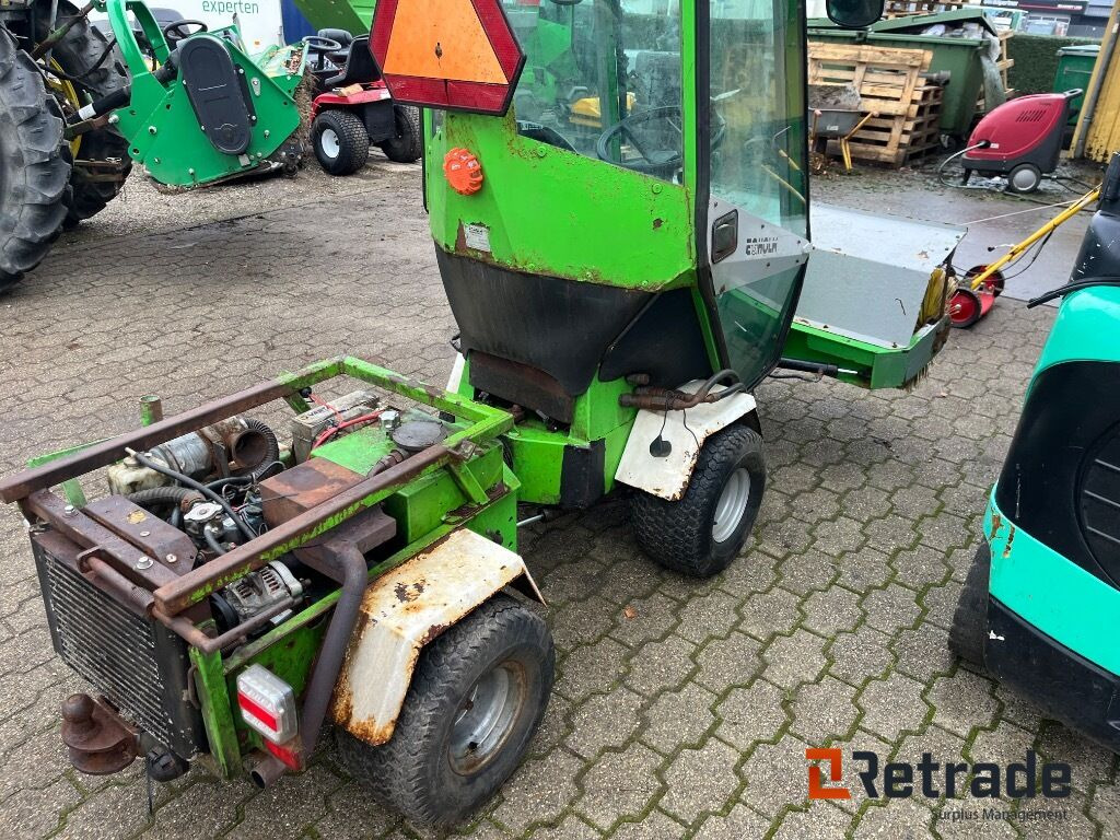 Redskabsbærer EGHOLM Kompaktbærer Med Egholm frontkost - Gemeentelijke machine/ Speciaal: afbeelding 4 Redskabsbærer EGHOLM Kompaktbærer Med Egholm frontkost - Gemeentelijke machine/ Speciaal: afbeelding 4