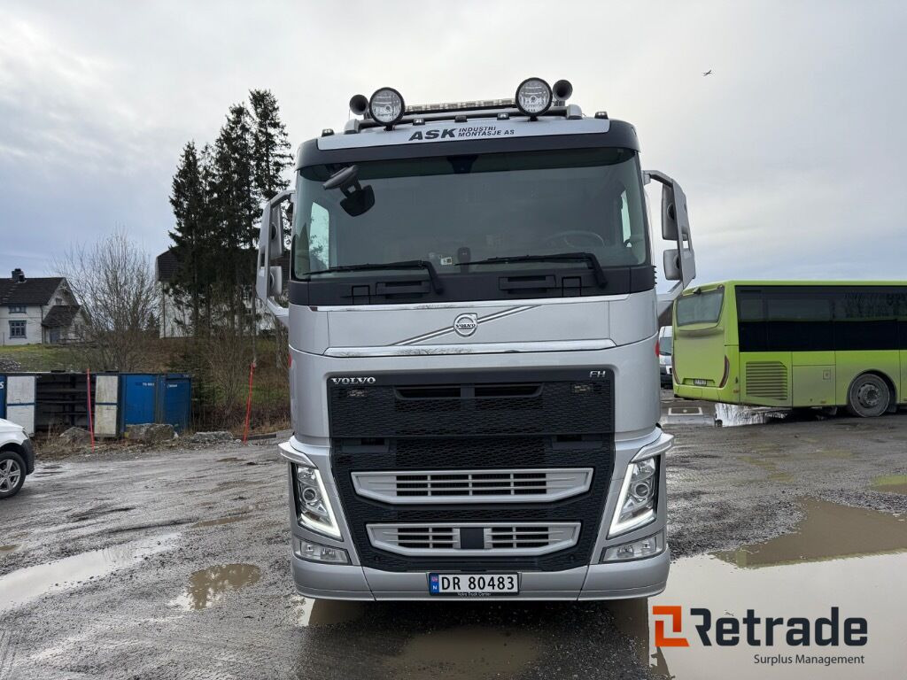 Kranbil Volvo FH500 6x2 - Vrachtwagen met open laadbak, Kraanwagen: afbeelding 2 Kranbil Volvo FH500 6x2 - Vrachtwagen met open laadbak, Kraanwagen: afbeelding 2