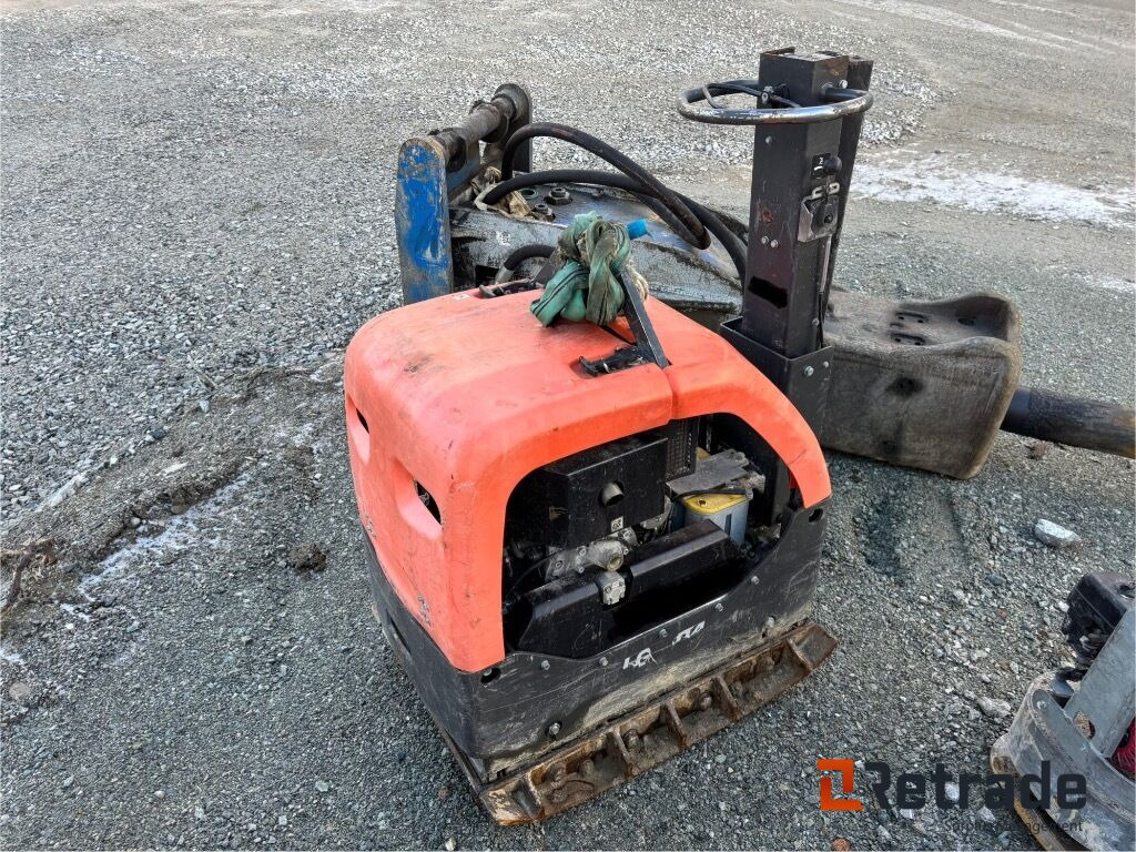 Markvibrator Husqvarna LG 504 - Bouwmaterieel: afbeelding 1 Markvibrator Husqvarna LG 504 - Bouwmaterieel: afbeelding 1