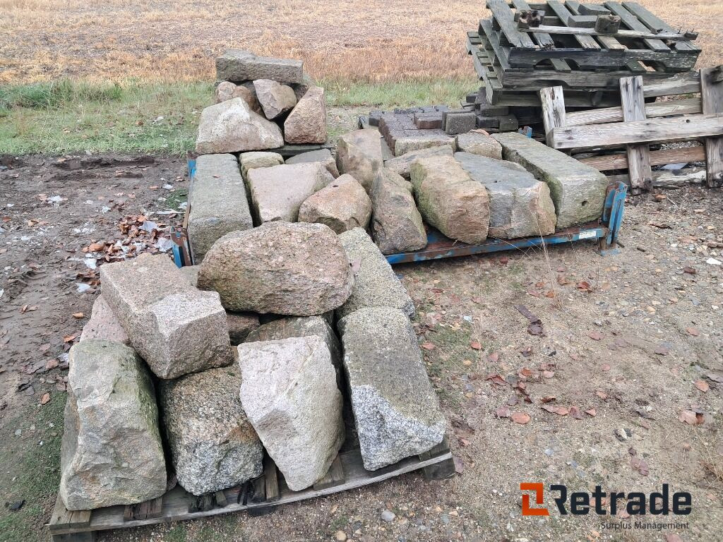 Parti granitsten 40-110cm - Bouwmaterieel: afbeelding 1 Parti granitsten 40-110cm - Bouwmaterieel: afbeelding 1