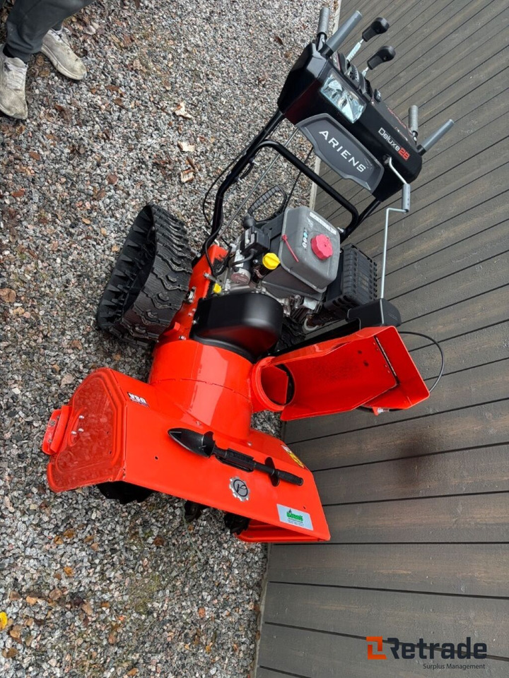 Snöslunga Aries ST28DLET Deluxe TRK - Bouwmaterieel: afbeelding 4 Snöslunga Aries ST28DLET Deluxe TRK - Bouwmaterieel: afbeelding 4