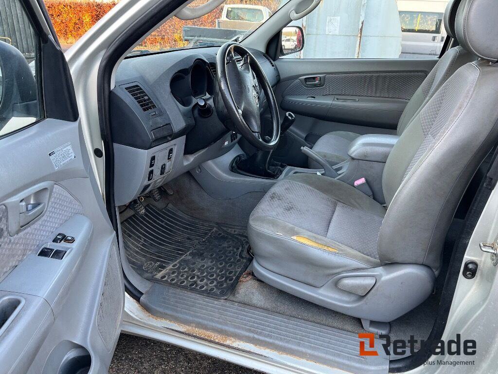 TOYOTA HILUX 2,5 D-4D EX.CAB 4 WD - Pick-up: afbeelding 5 TOYOTA HILUX 2,5 D-4D EX.CAB 4 WD - Pick-up: afbeelding 5