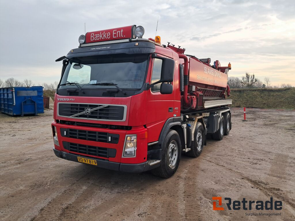Volvo FM 400 8x2 med wirehejs og Hvidtved Larsen slamsuger - Vacuümwagen: afbeelding 1 Volvo FM 400 8x2 med wirehejs og Hvidtved Larsen slamsuger - Vacuümwagen: afbeelding 1