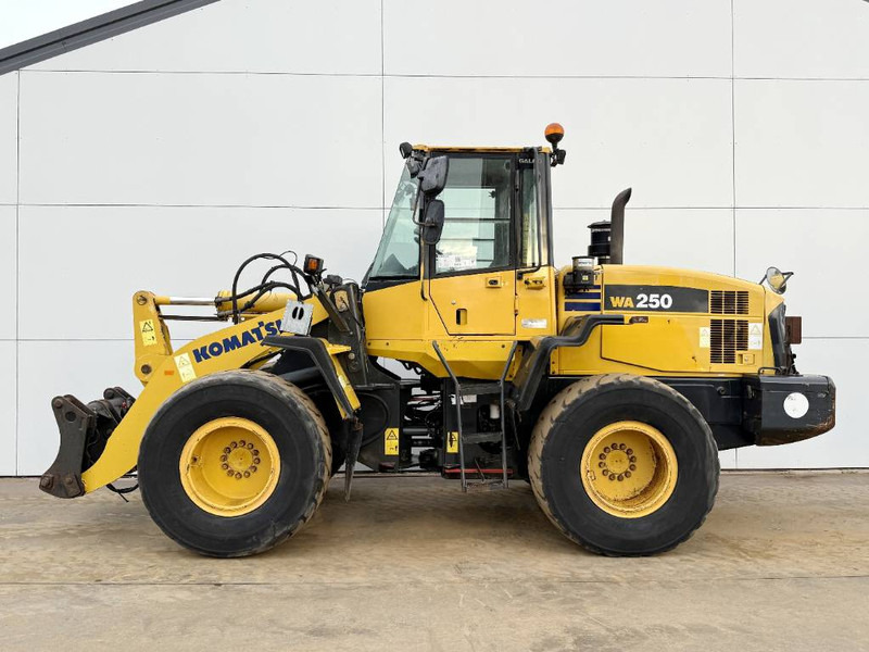Komatsu WA250-5 - Dutch Machine / 3rd Function - Wiellader: afbeelding 1 Komatsu WA250-5 - Dutch Machine / 3rd Function - Wiellader: afbeelding 1