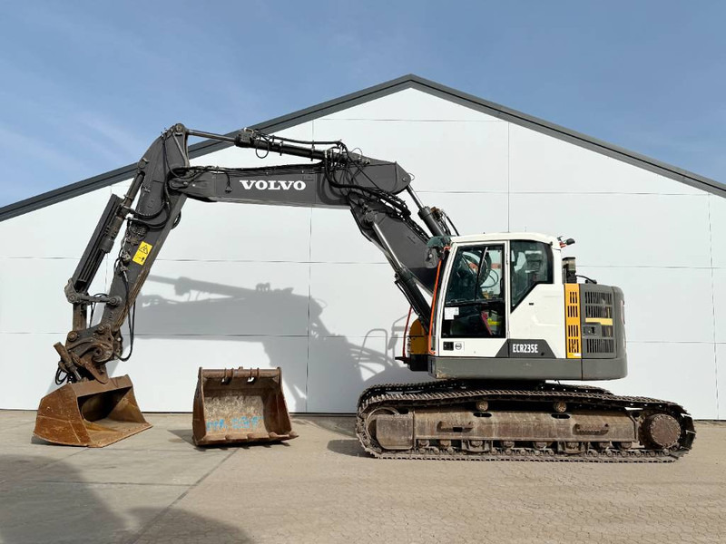 Volvo ECR235EL - Triple Boom / 2 Buckets Included - Rupsgraafmachine: afbeelding 1 Volvo ECR235EL - Triple Boom / 2 Buckets Included - Rupsgraafmachine: afbeelding 1