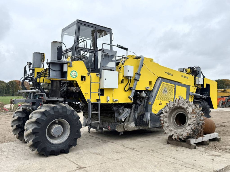 Wirtgen WR2500SK - Dutch Machine / Extra Miller and Tires - Asfaltmachine: afbeelding 1 Wirtgen WR2500SK - Dutch Machine / Extra Miller and Tires - Asfaltmachine: afbeelding 1