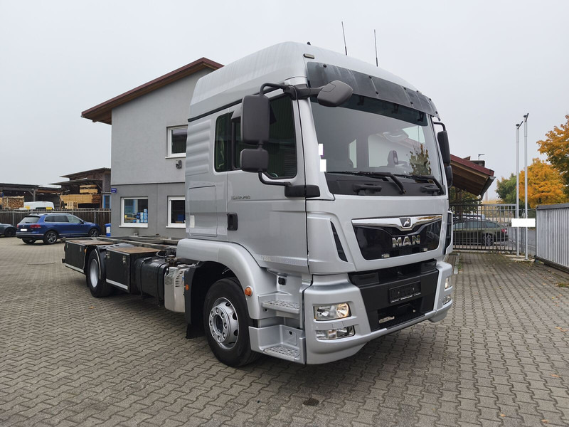 MAN TGM 12.290 BDF Euro 6 4x2 AHK (36) - Chassis vrachtwagen: afbeelding 2 MAN TGM 12.290 BDF Euro 6 4x2 AHK (36) - Chassis vrachtwagen: afbeelding 2
