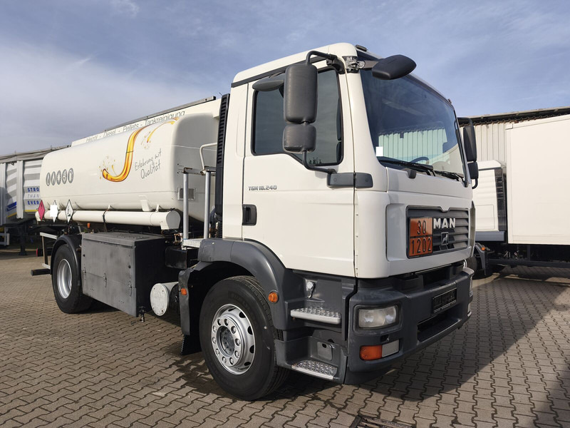 MAN TGM 18.240 12.400 l - Tankwagen: afbeelding 2 MAN TGM 18.240 12.400 l - Tankwagen: afbeelding 2