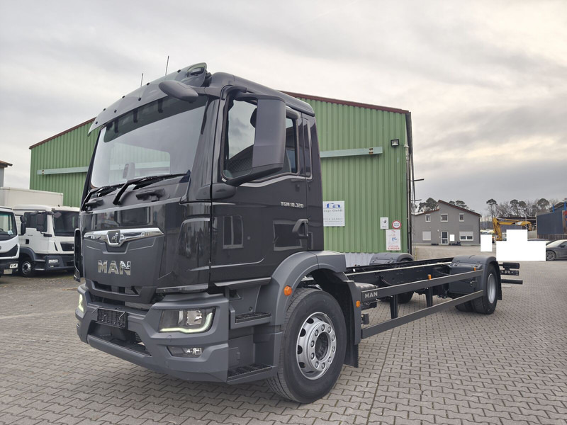 MAN TGM 18.320 TGM 18.320 4x2 BL CH Fahrgestell Euro 6 Rechtslenker - Chassis vrachtwagen: afbeelding 1 MAN TGM 18.320 TGM 18.320 4x2 BL CH Fahrgestell Euro 6 Rechtslenker - Chassis vrachtwagen: afbeelding 1
