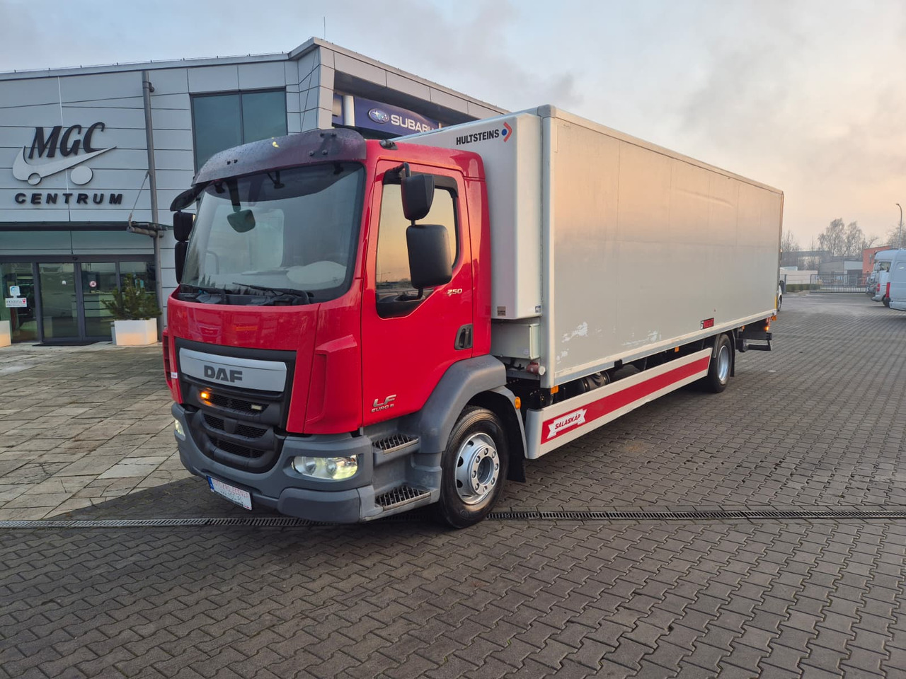 DAF LF 250 LF250I / 1 Owner / Hulsteins / Super Condition - Koelwagen vrachtwagen: afbeelding 1 DAF LF 250 LF250I / 1 Owner / Hulsteins / Super Condition - Koelwagen vrachtwagen: afbeelding 1