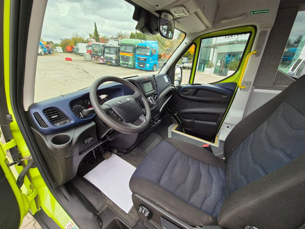 Minibus, Personenvervoer IVECO Daily 35S12 Hi-Matic / 10 Seats: afbeelding 13 Minibus, Personenvervoer IVECO Daily 35S12 Hi-Matic / 10 Seats: afbeelding 13