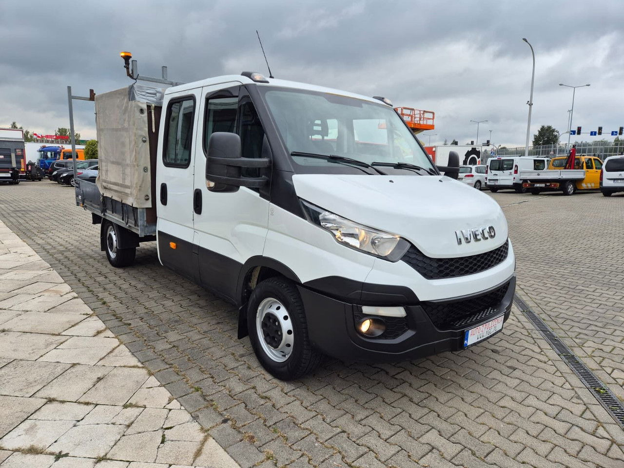 Iveco Daily 35 35S15 / Doka / 1 Owner / LOW KM / 7 Seats - Bestelwagen met open laadbak: afbeelding 4 Iveco Daily 35 35S15 / Doka / 1 Owner / LOW KM / 7 Seats - Bestelwagen met open laadbak: afbeelding 4