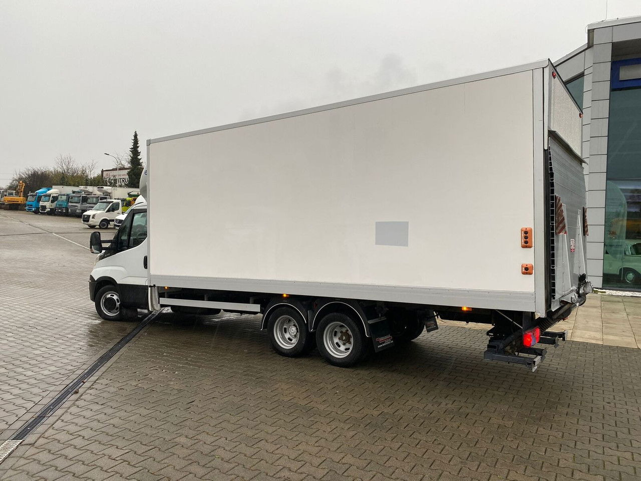 Iveco Daily 35C18 35C180 / NEW Service / Trailer / Euro 6 - Bakwagen: afbeelding 4 Iveco Daily 35C18 35C180 / NEW Service / Trailer / Euro 6 - Bakwagen: afbeelding 4