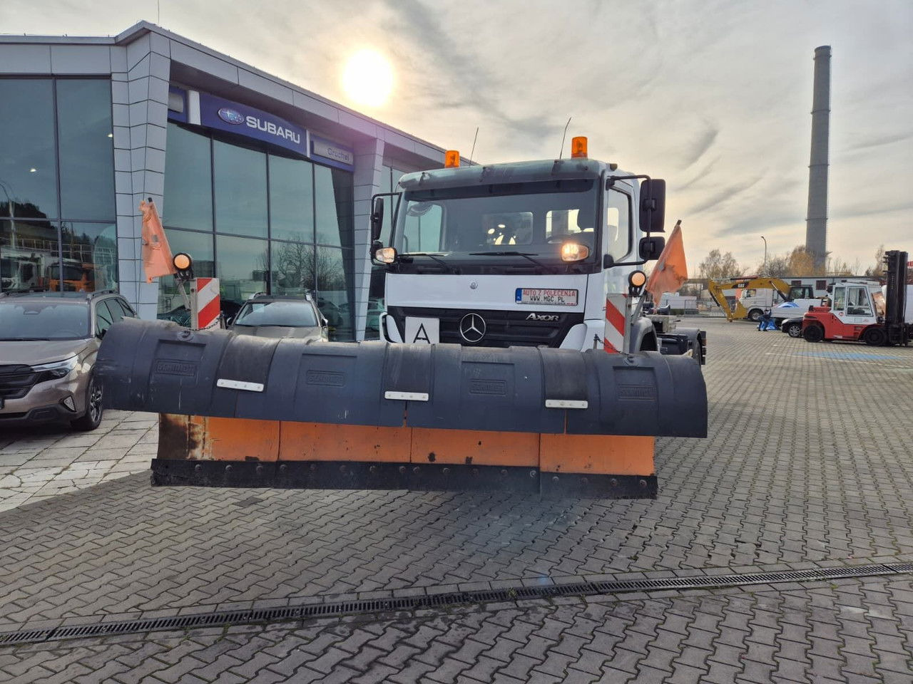 MERCEDES-BENZ Axor 1833 4X4 / Serviced / Schmidt Plow - Haakarmsysteem vrachtwagen: afbeelding 2 MERCEDES-BENZ Axor 1833 4X4 / Serviced / Schmidt Plow - Haakarmsysteem vrachtwagen: afbeelding 2