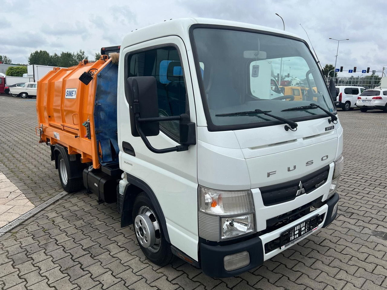 Mitsubishi Canter Fuso 3S13 AMT / Presscontainer / LOW KM / Super Condition - Vuilniswagen: afbeelding 2 Mitsubishi Canter Fuso 3S13 AMT / Presscontainer / LOW KM / Super Condition - Vuilniswagen: afbeelding 2
