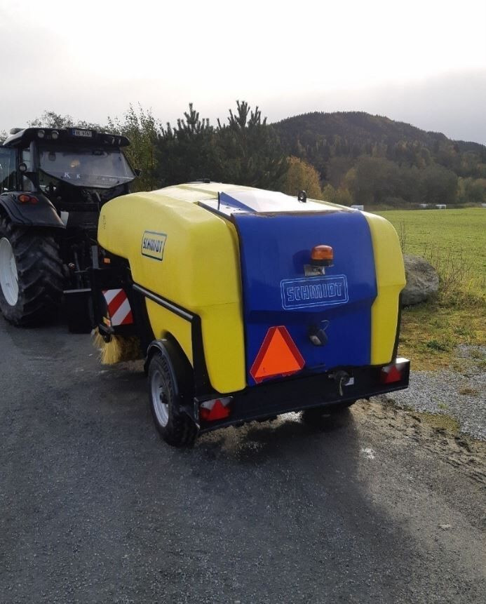 Schmidt TSS 122, Like NEW, Only 203 hours, up to 40KM/h - Transport all - Veegwagen: afbeelding 3 Schmidt TSS 122, Like NEW, Only 203 hours, up to 40KM/h - Transport all - Veegwagen: afbeelding 3