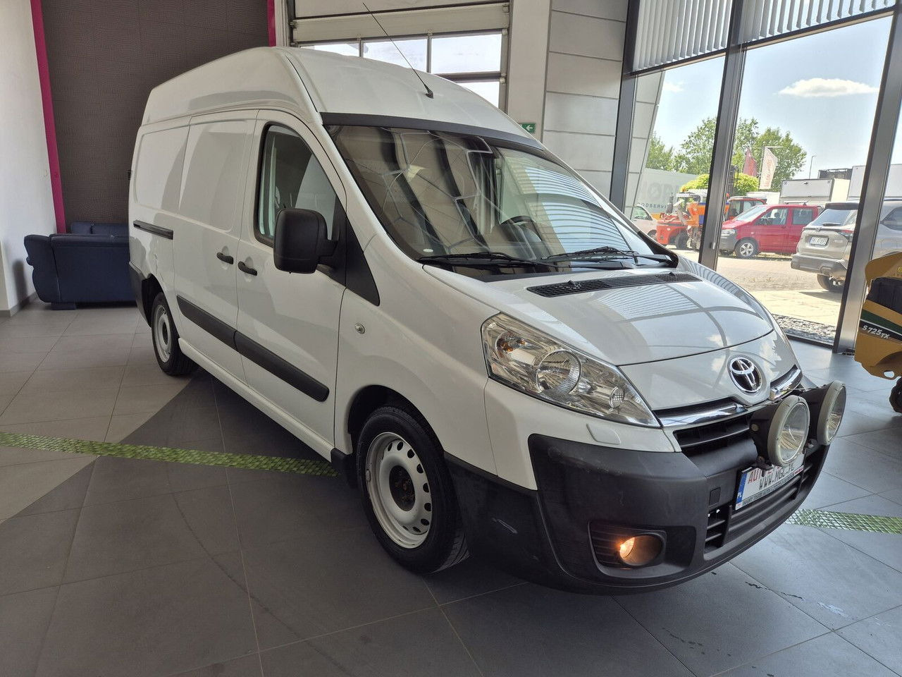 Toyota ProAce 2.0 D4-D / 1 Owner / LOW KM / Webasto / Service CAR - Kleine bestelwagen: afbeelding 4 Toyota ProAce 2.0 D4-D / 1 Owner / LOW KM / Webasto / Service CAR - Kleine bestelwagen: afbeelding 4