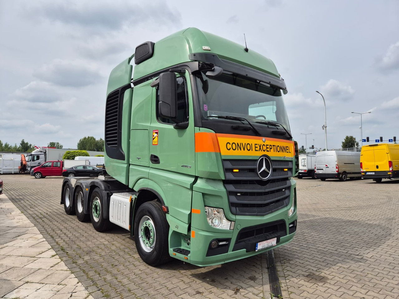 Mercedes-Benz Actros 4163 8X4 / 1 Owner / LOW KM / Super Condition - Trekker: afbeelding 5 Mercedes-Benz Actros 4163 8X4 / 1 Owner / LOW KM / Super Condition - Trekker: afbeelding 5