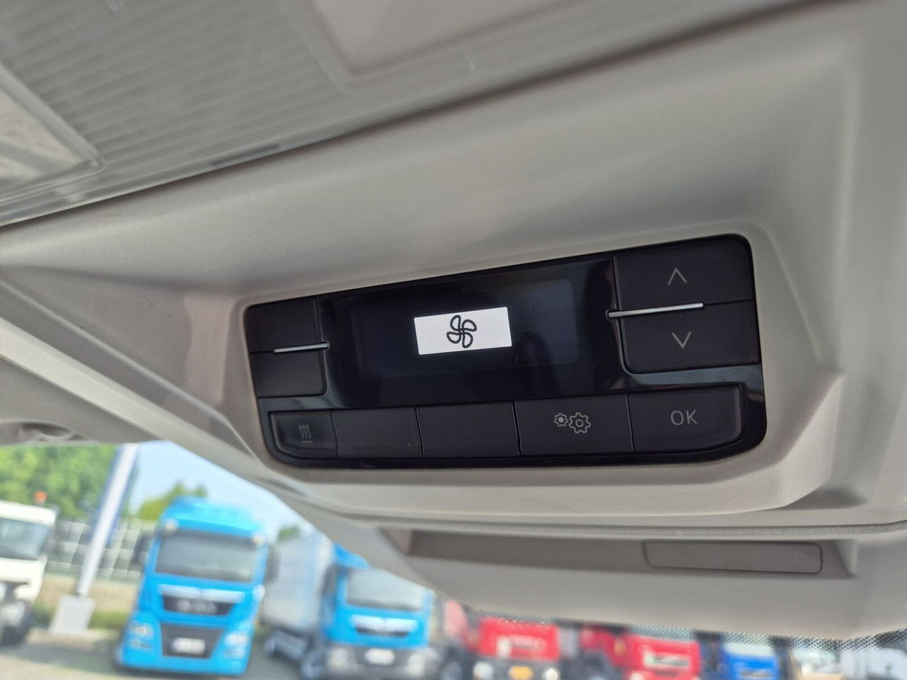 Bestelwagen gesloten laadbak Volkswagen Crafter 2.0 TDI 177HP / High Container / Lift 750KG / Super Cond: afbeelding 26
