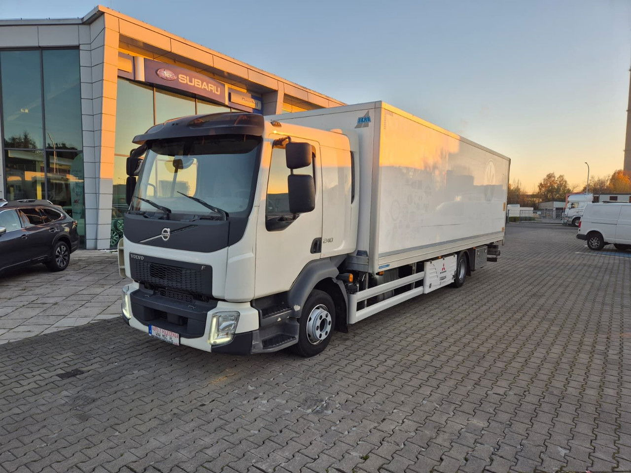 Volvo FL 240 - Koelwagen vrachtwagen: afbeelding 1 Volvo FL 240 - Koelwagen vrachtwagen: afbeelding 1