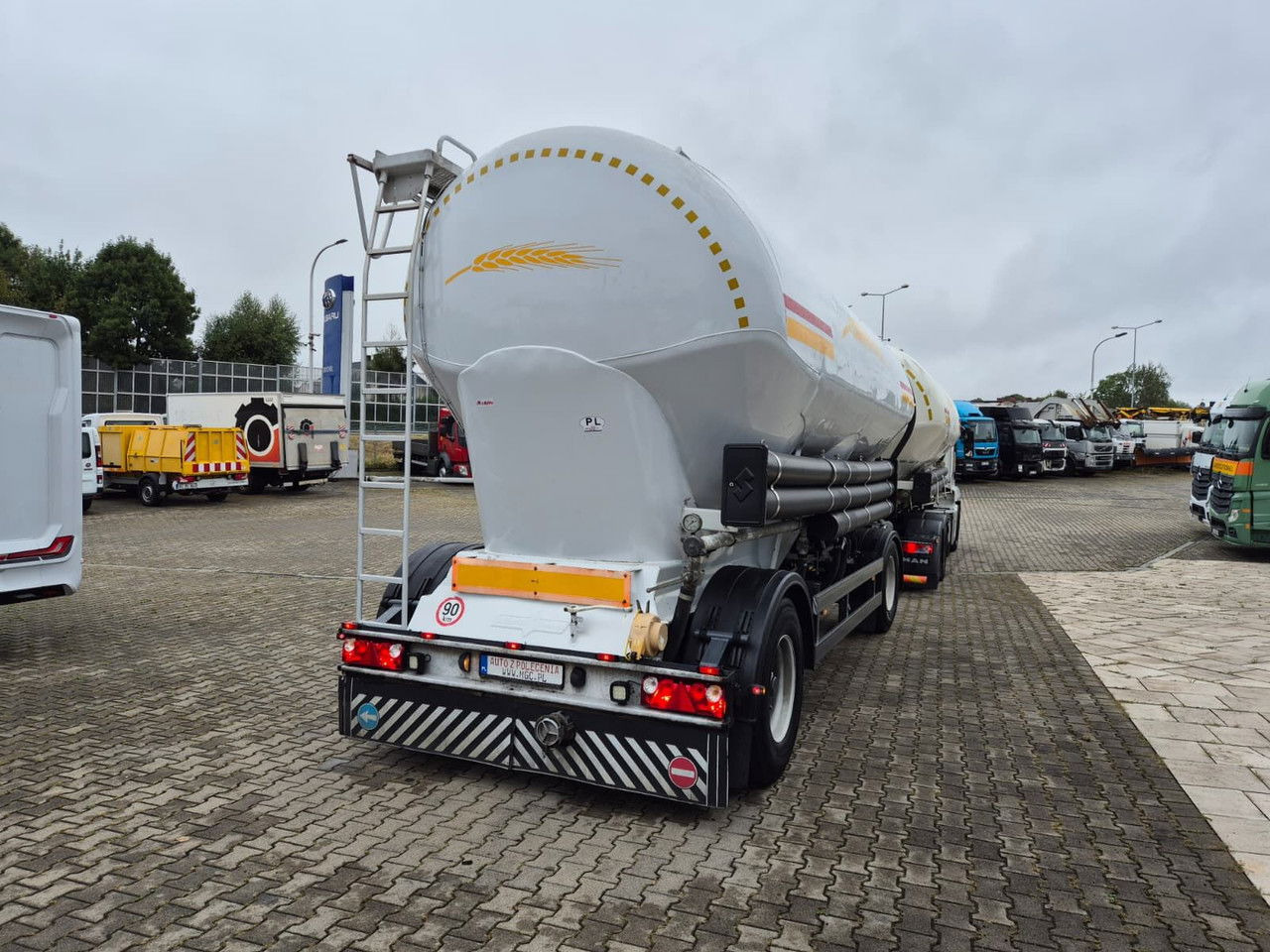 Vrachtwagen MAN TGS 26.480 Spritzer / 1 Owner /for transporting bulk materials: afbeelding 11 Vrachtwagen MAN TGS 26.480 Spritzer / 1 Owner /for transporting bulk materials: afbeelding 11