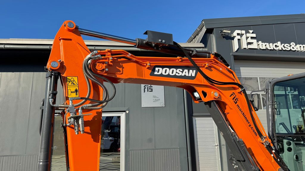 Doosan DX50Z-7 - Powertilt - 2022 Year - 330 Working Hours - Minigraafmachine: afbeelding 4 Doosan DX50Z-7 - Powertilt - 2022 Year - 330 Working Hours - Minigraafmachine: afbeelding 4