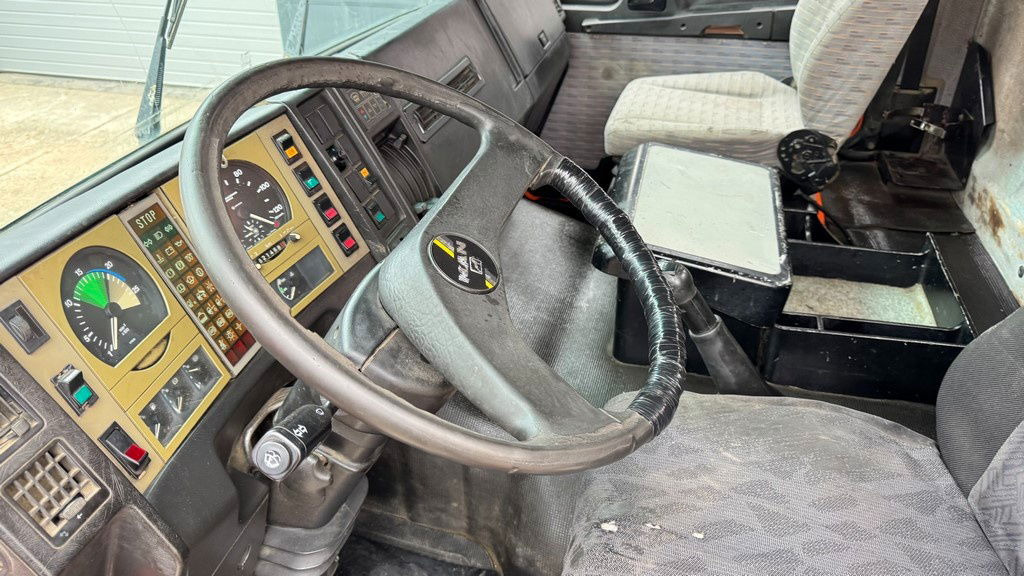 Leasing MAN 26.272 6x4 mixer - 7M3 - full spring MAN 26.272 6x4 mixer - 7M3 - full spring: afbeelding 26 Leasing MAN 26.272 6x4 mixer - 7M3 - full spring MAN 26.272 6x4 mixer - 7M3 - full spring: afbeelding 26