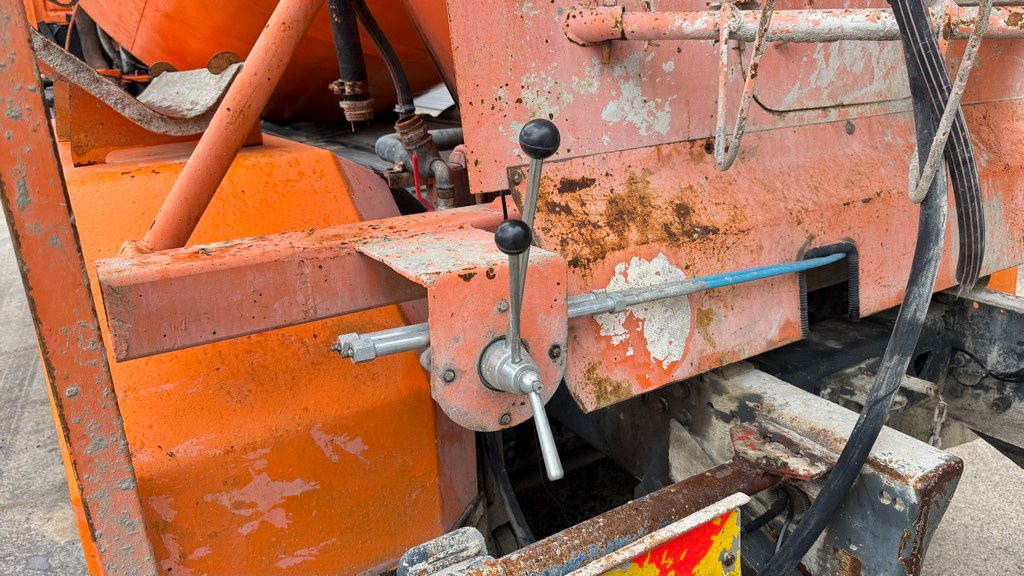 Leasing MAN 26.272 6x4 mixer - 7M3 - full spring MAN 26.272 6x4 mixer - 7M3 - full spring: afbeelding 10 Leasing MAN 26.272 6x4 mixer - 7M3 - full spring MAN 26.272 6x4 mixer - 7M3 - full spring: afbeelding 10