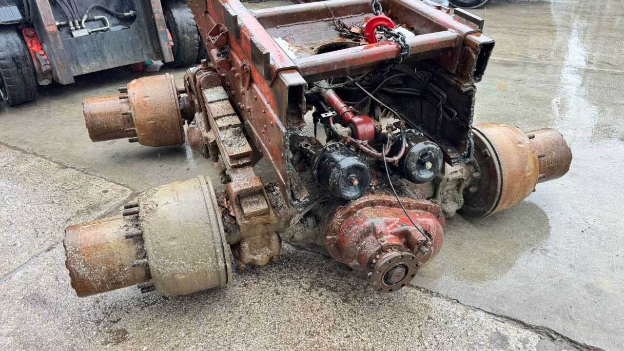 Mercedes-Benz 13TON Double Axles 6X4 - As en onderdelen voor Vrachtwagen: afbeelding 3 Mercedes-Benz 13TON Double Axles 6X4 - As en onderdelen voor Vrachtwagen: afbeelding 3