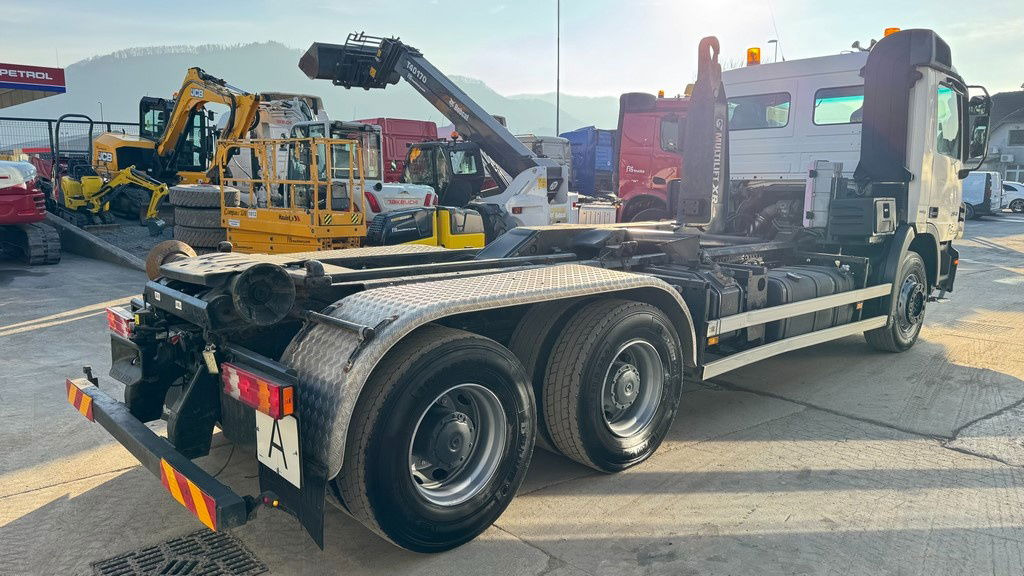 Mercedes-Benz Actros 2641 6x4 hiab abroll tipper - spring complete - Containertransporter/ Wissellaadbak vrachtwagen: afbeelding 5 Mercedes-Benz Actros 2641 6x4 hiab abroll tipper - spring complete - Containertransporter/ Wissellaadbak vrachtwagen: afbeelding 5