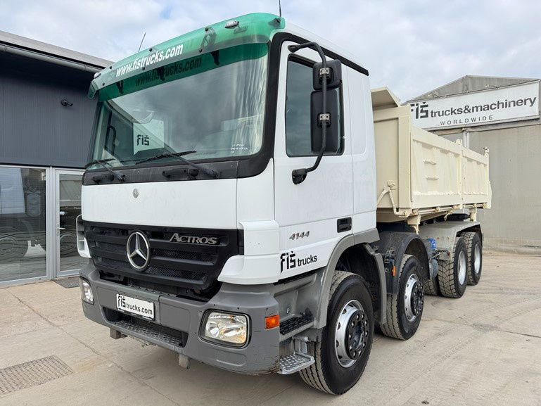 Mercedes-Benz Actros 4144 K 8x4 3 sided tipper - 1st owner - Kipper vrachtwagen: afbeelding 1 Mercedes-Benz Actros 4144 K 8x4 3 sided tipper - 1st owner - Kipper vrachtwagen: afbeelding 1