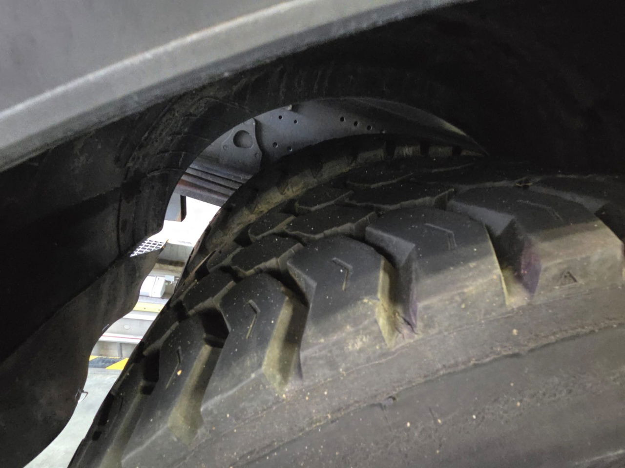 Mercedes-Benz Axor 1829 K 4x2 meiller tipper - crane PK8501 remote - Kipper vrachtwagen: afbeelding 5 Mercedes-Benz Axor 1829 K 4x2 meiller tipper - crane PK8501 remote - Kipper vrachtwagen: afbeelding 5