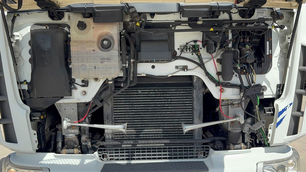 Leasing Renault Premium 460 4x2 LKW transporter + rolfo trailer  Renault Premium 460 4x2 LKW transporter + rolfo trailer: afbeelding 28