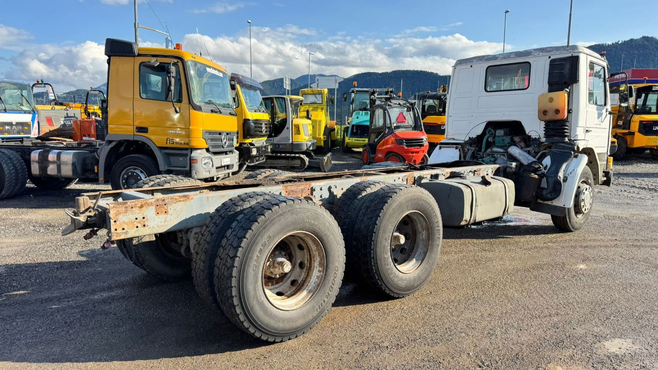 Scania P113-310 6x4 chassis - complete spring - Chassis vrachtwagen: afbeelding 5 Scania P113-310 6x4 chassis - complete spring - Chassis vrachtwagen: afbeelding 5