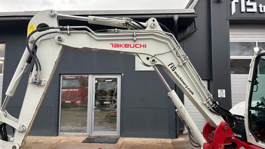 Takeuchi TB370 - Powertilt - 3X Buckets - 2021 Year - 3025 Working Hours - Minigraafmachine: afbeelding 3 Takeuchi TB370 - Powertilt - 3X Buckets - 2021 Year - 3025 Working Hours - Minigraafmachine: afbeelding 3