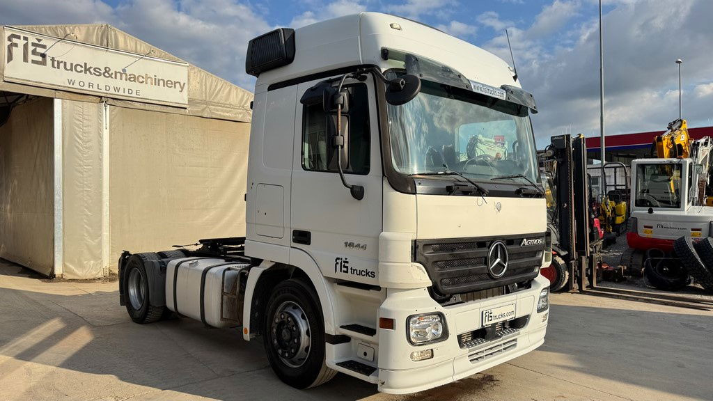 Mercedes-Benz Actros 1844 4x2 tractor unit - retarder - Trekker: afbeelding 3 Mercedes-Benz Actros 1844 4x2 tractor unit - retarder - Trekker: afbeelding 3