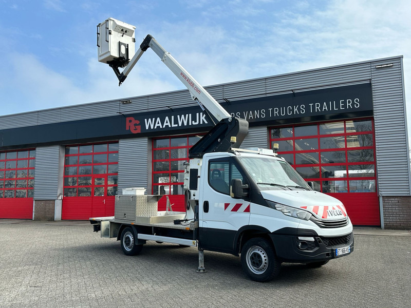 Iveco Daily 35S12 werkhoogte 12 meter APK 17-01-2026 - Bedrijfswagen: afbeelding 2 Iveco Daily 35S12 werkhoogte 12 meter APK 17-01-2026 - Bedrijfswagen: afbeelding 2