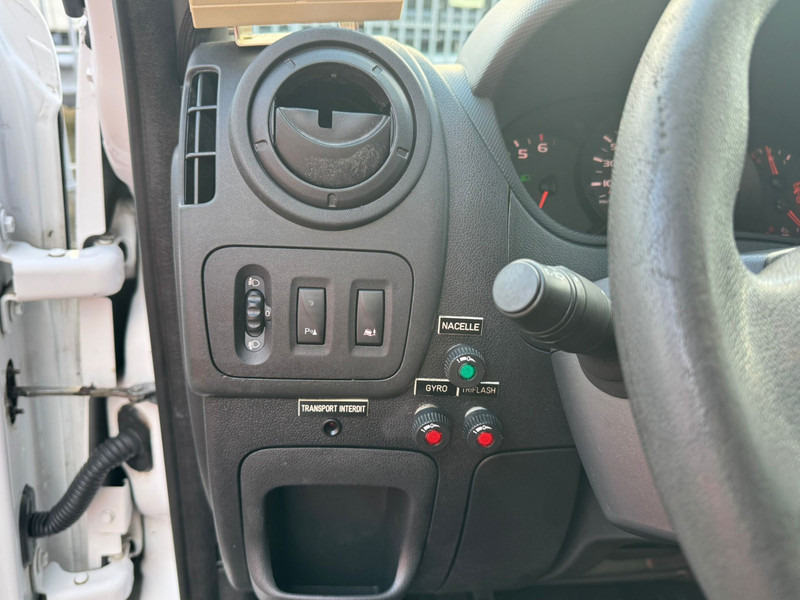 Bedrijfswagen Renault Master 2.3 DCI 320 hours: afbeelding 15 Bedrijfswagen Renault Master 2.3 DCI 320 hours: afbeelding 15