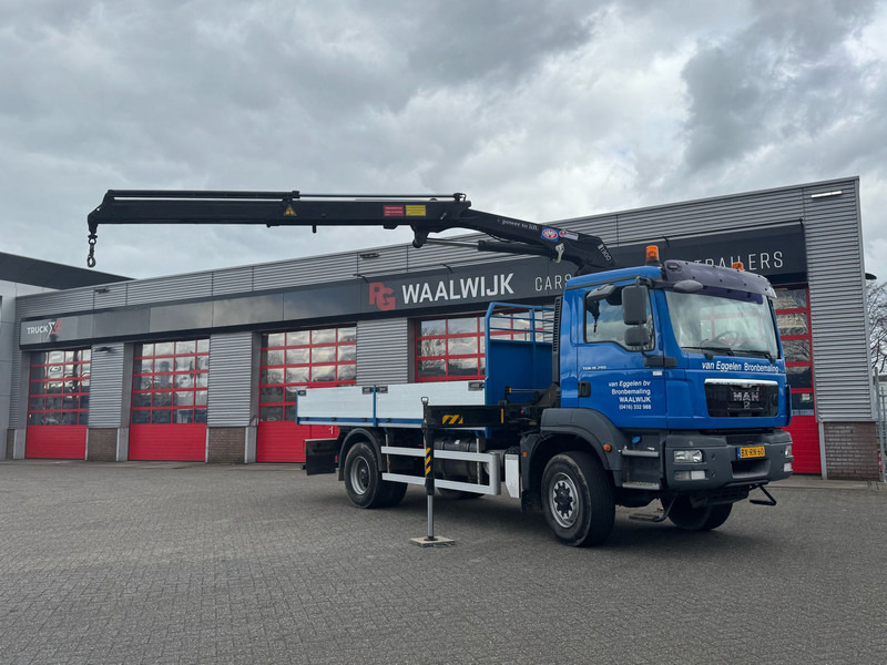 MAN TGM 18-290 4x4 Kraan met Open laadbak HMF Kraan 13 T - Kraanwagen: afbeelding 1 MAN TGM 18-290 4x4 Kraan met Open laadbak HMF Kraan 13 T - Kraanwagen: afbeelding 1