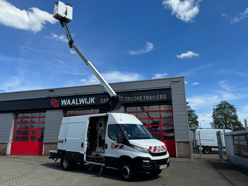 Iveco 70C15H 2 persoonslift, Electric/Hydraulic lift K 42 Hybrid - Vrachtwagen: afbeelding 2 Iveco 70C15H 2 persoonslift, Electric/Hydraulic lift K 42 Hybrid - Vrachtwagen: afbeelding 2