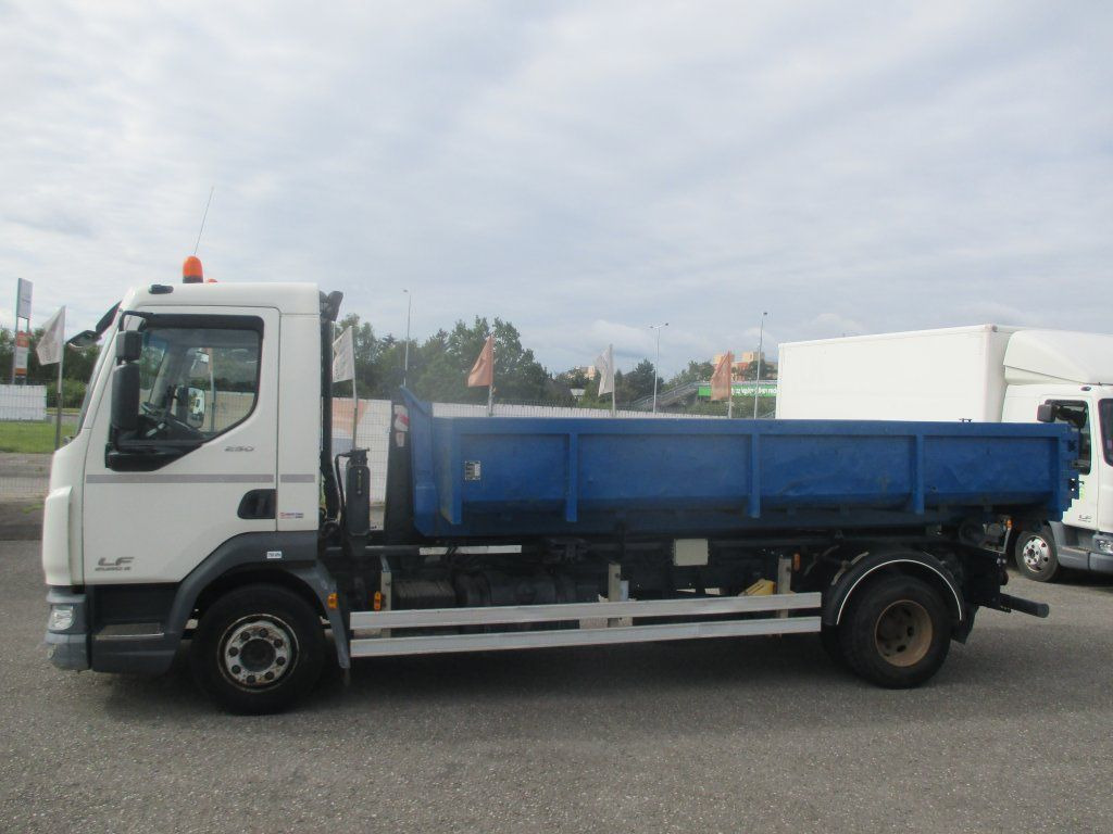 DAF LF 12.250 - Haakarmsysteem vrachtwagen: afbeelding 2 DAF LF 12.250 - Haakarmsysteem vrachtwagen: afbeelding 2
