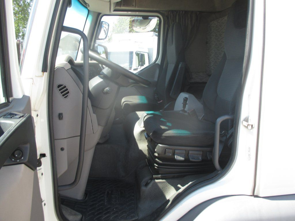 DAF LF 260 - Schuifzeilen vrachtwagen: afbeelding 5 DAF LF 260 - Schuifzeilen vrachtwagen: afbeelding 5