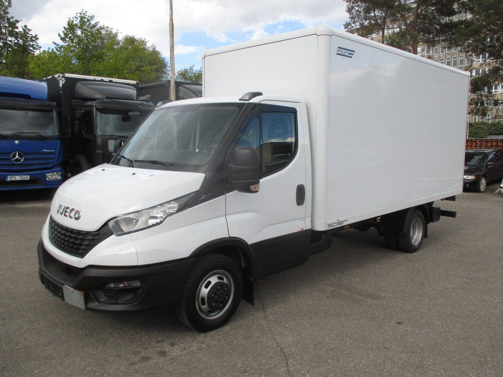 Iveco Daily 35C16 - Bestelwagen gesloten laadbak: afbeelding 1 Iveco Daily 35C16 - Bestelwagen gesloten laadbak: afbeelding 1