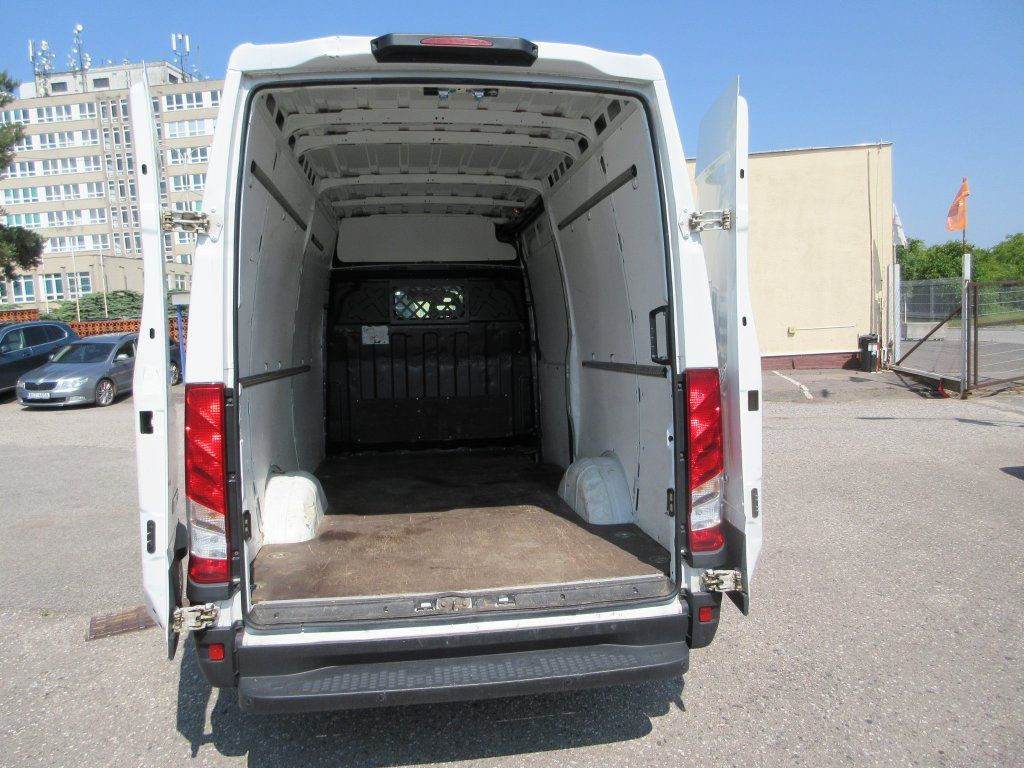 Iveco Daily 35S16 - Gesloten bestelwagen: afbeelding 4 Iveco Daily 35S16 - Gesloten bestelwagen: afbeelding 4